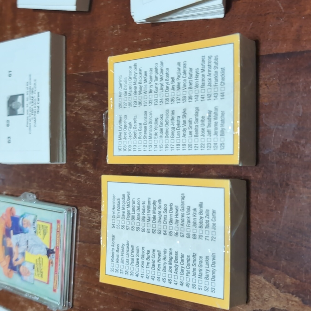 200 Card 1990 Donruss Baseball Card Lot And Puzzel Sets And Singles - Picture 3 of 4